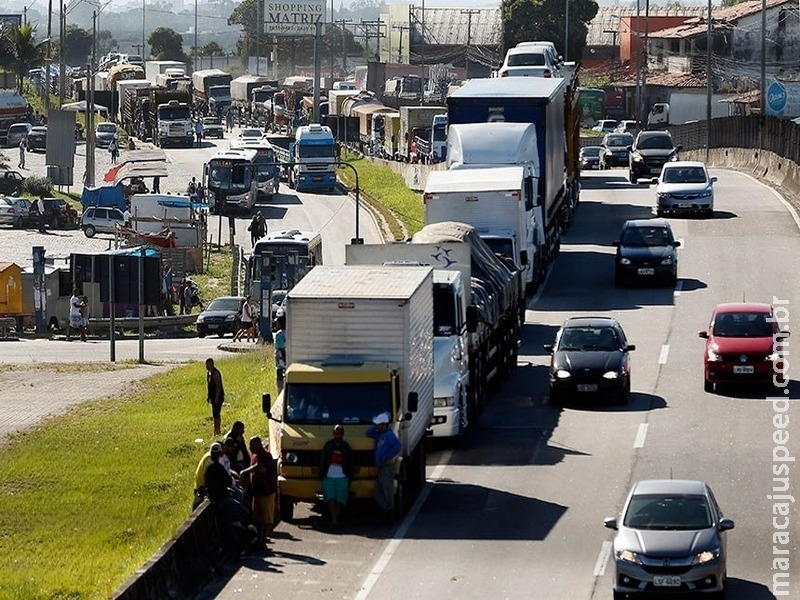 Três MPs da greve dos caminhoneiros viram lei Três MPs da greve dos caminhoneiros viram lei