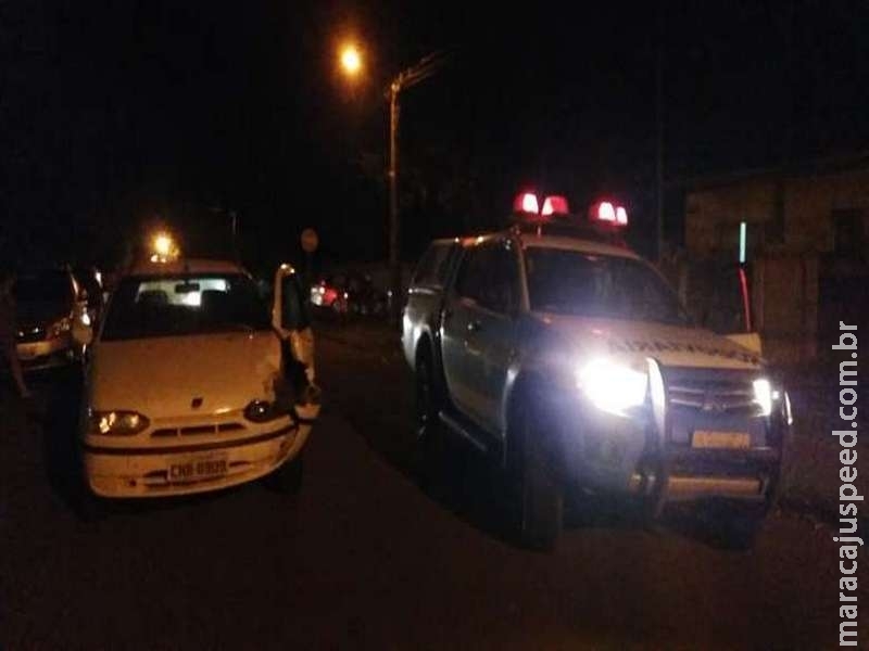 Veículo em fuga atropela casal que estava em motocicleta Veículo em fuga atropela casal que estava em motocicleta