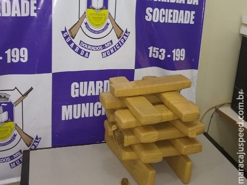 Adolescente é presa com maconha pela Guarda Municipal