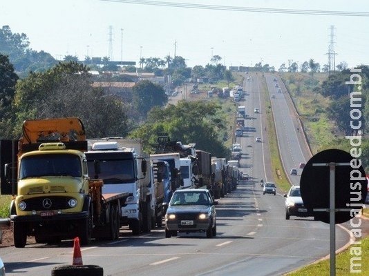 ANTT vai reajustar frete após alta de 13% do diesel; grupo convoca para greve ANTT vai reajustar frete após alta de 13% do diesel; grupo convoca para greve