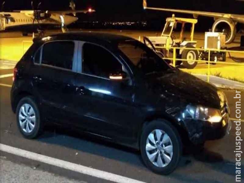 Bêbado, homem invade pista de aeroporto com carro e paralisa voos