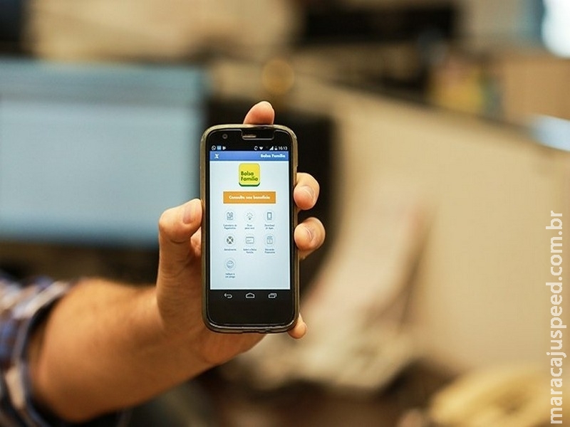 Beneficiário do Bolsa Família pode acessar informações pelo celular Beneficiário do Bolsa Família pode acessar informações pelo celular