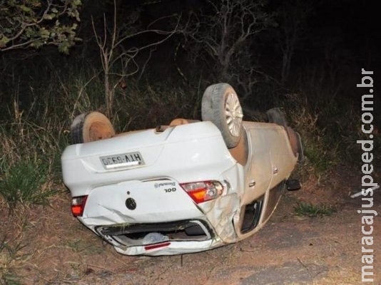 Capotagem na BR-163 deixa cinco pessoas feridas Capotagem na BR-163 deixa cinco pessoas feridas