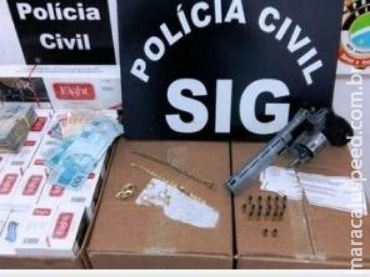 Comerciante é preso com arma e contrabando durante operação Midas