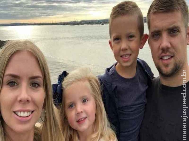 Criança com autismo é premiada após ligar para emergência e salvar mãe Criança com autismo é premiada após ligar para emergência e salvar mãe