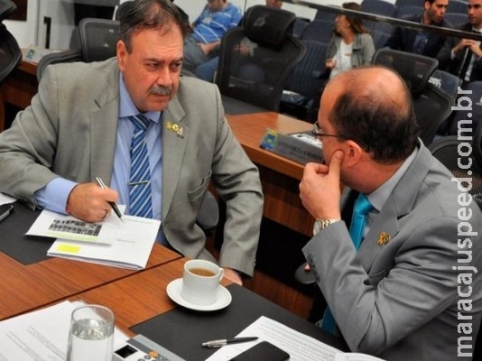 Deputados adotam discurso de cautela sobre prisão de colega Deputados adotam discurso de cautela sobre prisão de colega