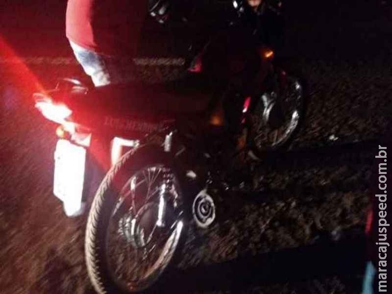 Dupla fica ferida em acidente entre moto e carro na MS-376 Dupla fica ferida em acidente entre moto e carro na MS-376