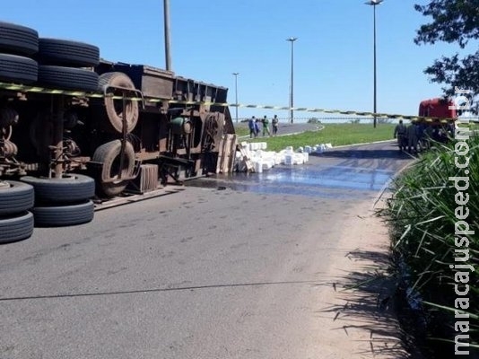 Equipe conteve vazamento de agrotóxico após carreta tombar, diz fabricante Equipe conteve vazamento de agrotóxico após carreta tombar, diz fabricante