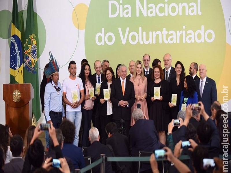 Escolas e universidades poderão contar horas de trabalho voluntário Escolas e universidades poderão contar horas de trabalho voluntário