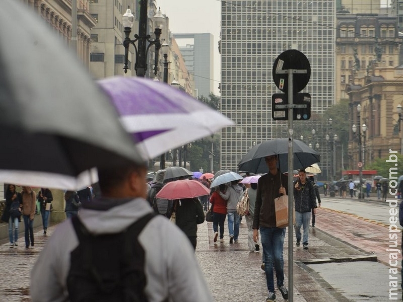 Especialistas alertam para alta incidência de raios durante primavera Especialistas alertam para alta incidência de raios durante primavera