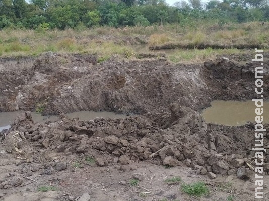 Fazendeiro é autuado por extração ilegal de argila em Douradina