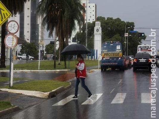 Fim de semana tem previsão de chuvas e trovoadas isoladas em MS Fim de semana tem previsão de chuvas e trovoadas isoladas em MS