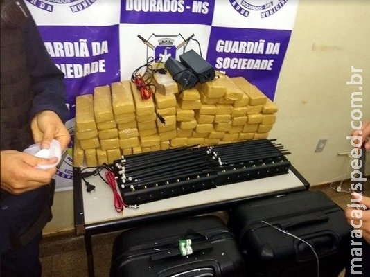 GM prende rapaz com drogas e bloqueadores de sinal