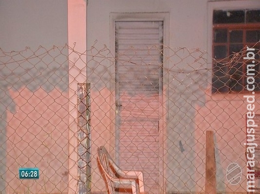 Homem é preso por atear fogo na esposa grávida e na filha de 1 ano em MS Homem é preso por atear fogo na esposa grávida e na filha de 1 ano em MS