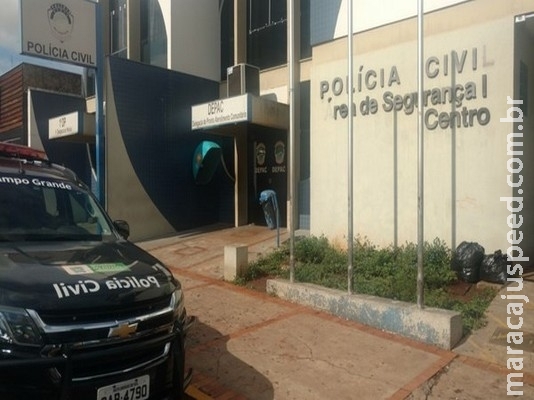 Homem rouba jovem, leva mordida no braço e acaba imobilizado por moradores em MS