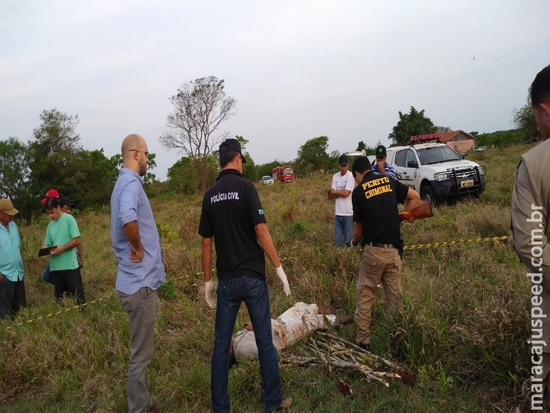 Homem sai pra caçar e é encontrado morto com tiro na cintura