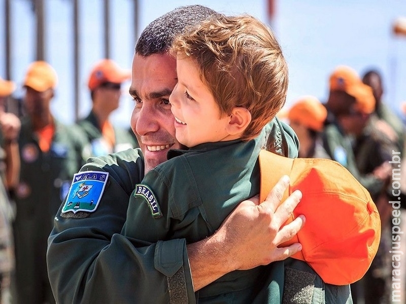 Lei estende a militar licença-paternidade de 20 dias Lei estende a militar licença-paternidade de 20 dias
