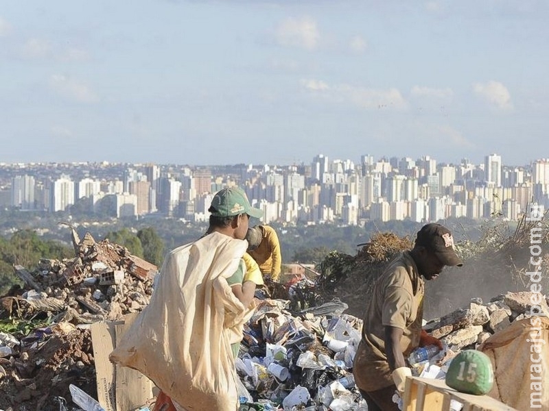 Lixões continuam a crescer no Brasil, mostra levantamento Lixões continuam a crescer no Brasil, mostra levantamento