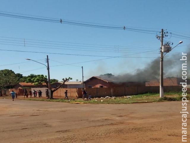 Maracaju: Bombeiros atendem de ocorrência de incêndio em residência na Vila Juquita. Filho de moradora foi autor do incêndio