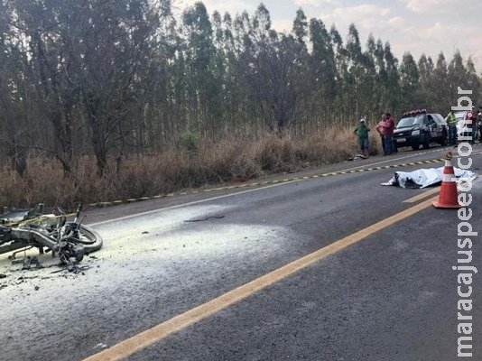 Motociclista de 27 anos morre após bater de frente com carreta na BR-163