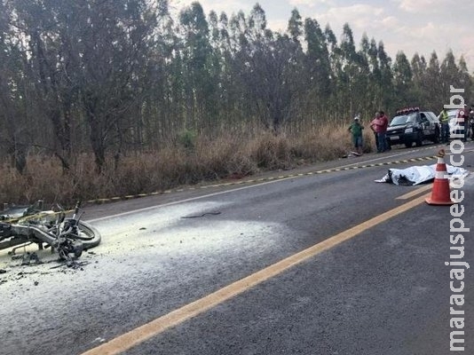 Motociclista de 27 anos morre após bater de frente com carreta na BR-163 Motociclista de 27 anos morre após bater de frente com carreta na BR-163