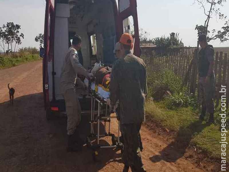 Motorista de aplicativo pula de carro em movimento para fugir de bandidos em assalto Motorista de aplicativo pula de carro em movimento para fugir de bandidos em assalto