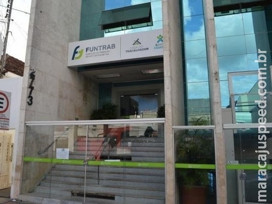MP e PF fazem buscas e tomam veículo em ação contra “banco fantasma” MP e PF fazem buscas e tomam veículo em ação contra “banco fantasma”