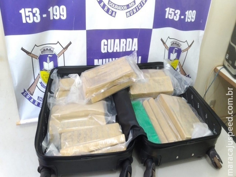 Mulher é flagrada com 15 kg de maconha na rodoviária