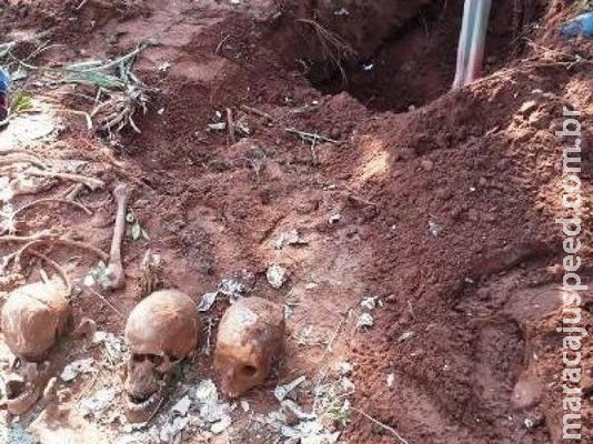 Mulher procura polícia e diz que ossadas eram do marido e amigos dele