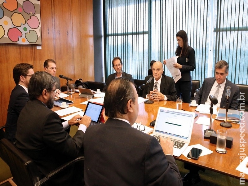 Nova legislação deve estabelecer quantidades mínimas de uso de drogas, defende médico Nova legislação deve estabelecer quantidades mínimas de uso de drogas, defende médico