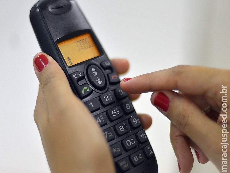 Número de linhas fixas de telefone cai cerca de 3% em 12 meses