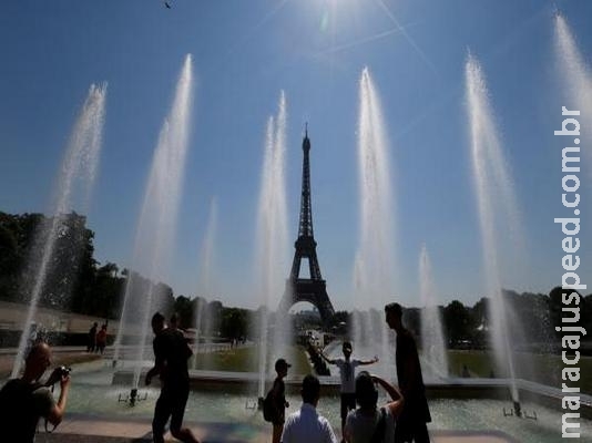 Onda de calor mata pelo menos 1,5 mil pessoas na França Onda de calor mata pelo menos 1,5 mil pessoas na França