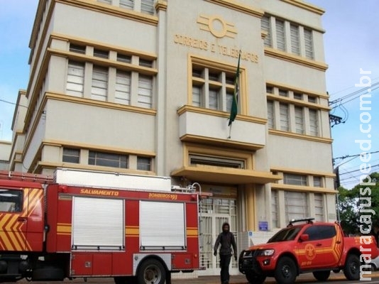 Pela segunda vez funcionária fica presa em elevador dos Correios Pela segunda vez funcionária fica presa em elevador dos Correios