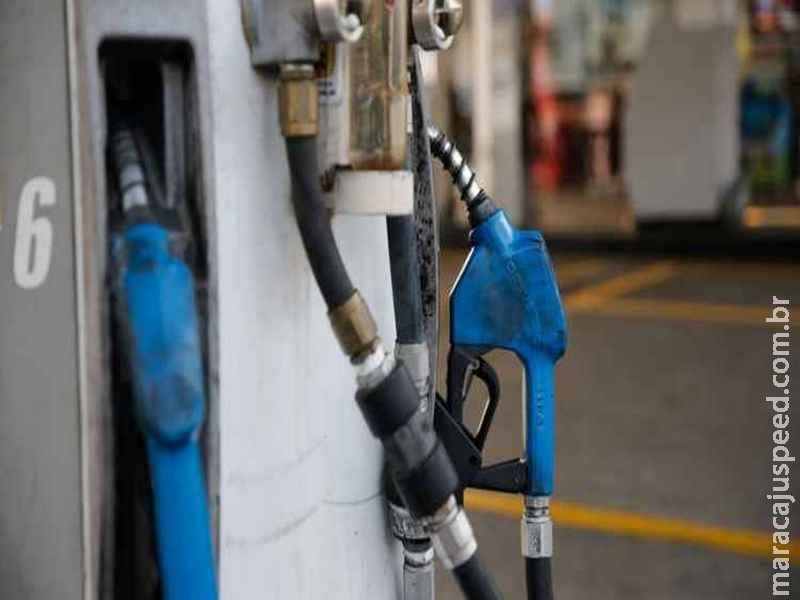 Petrobras poderá manter preço da gasolina estável por até 15 dias Petrobras poderá manter preço da gasolina estável por até 15 dias