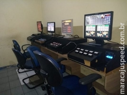 Polícia fecha casas de jogos e apreende 18 máquinas caça-níqueis