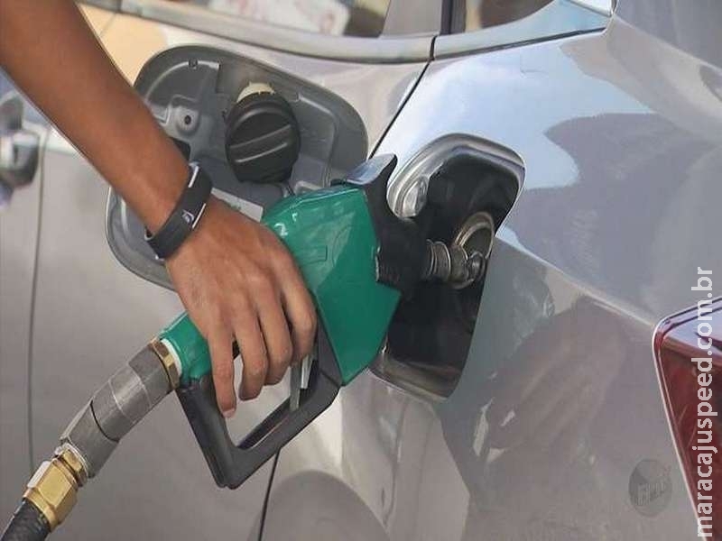 Preço da gasolina chega a R$ 4,65 mesmo sem reajuste nas refinarias