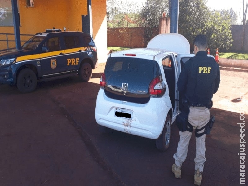 PRF recupera veículo e apreende maconha, LSD e Ecstasy com seus ocupantes PRF recupera veículo e apreende maconha, LSD e Ecstasy com seus ocupantes
