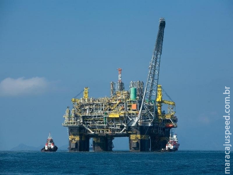 Produção de petróleo e gás da Petrobras tem pequeno recuo em julho