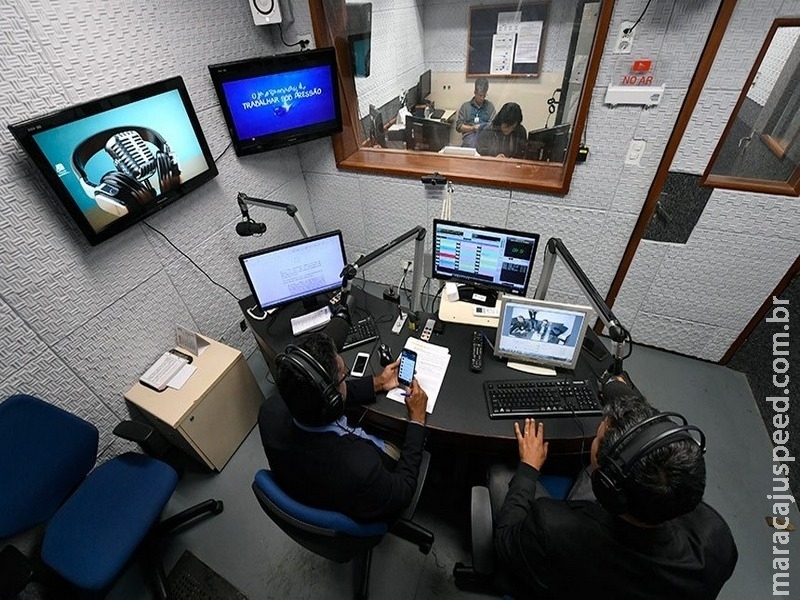 Proposta libera publicidade comercial nas TVs e rádios estatais Proposta libera publicidade comercial nas TVs e rádios estatais