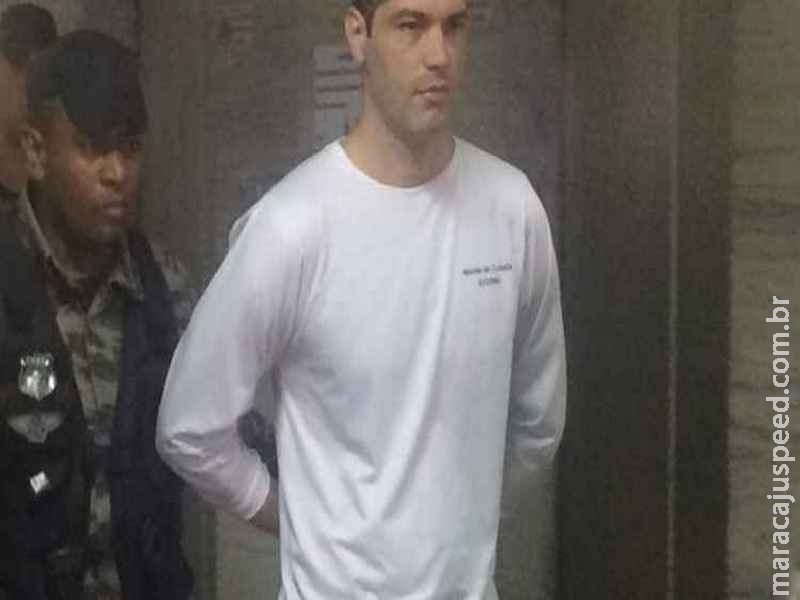 Serial killer pede para se casar com detenta dentro do presídio