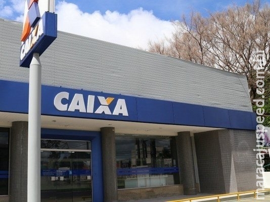 Trabalhadores reclamam de atraso na liberação de multa do FGTS pela Caixa Trabalhadores reclamam de atraso na liberação de multa do FGTS pela Caixa