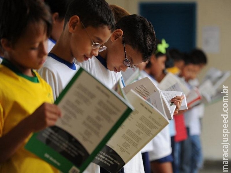 Acesso universal à educação é insuficiente para diminuir desigualdade