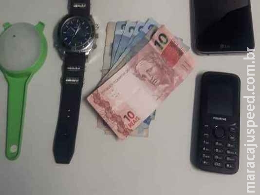 Adolescente de 16 anos é apreendido após tentar fugir da polícia e cair de telhado