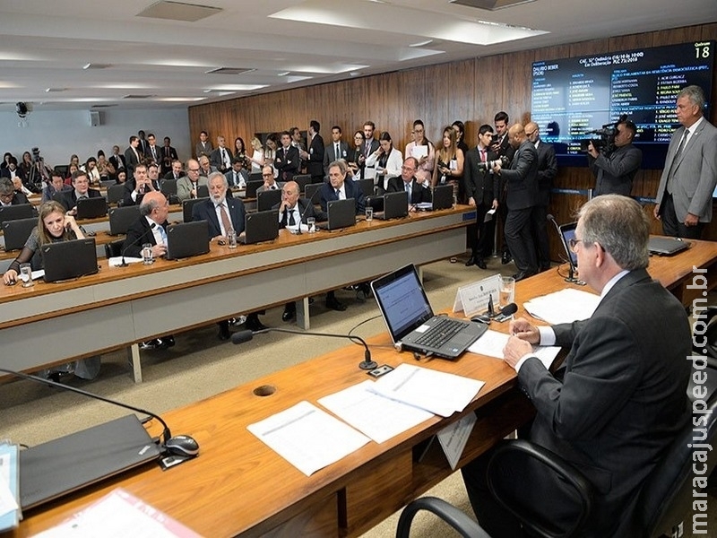 Avança projeto que proíbe carro novo movido a combustível fóssil Avança projeto que proíbe carro novo movido a combustível fóssil