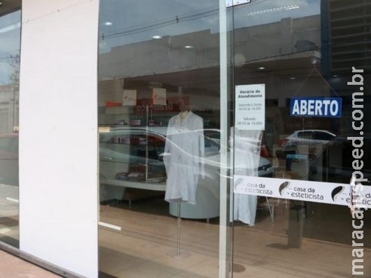 Bandidos arrombam loja de Andreia Olarte e furtam R$ 10 mil em produtos