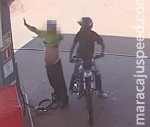 Bandidos rendem frentistas, atiram para o alto e fogem levando dinheiro