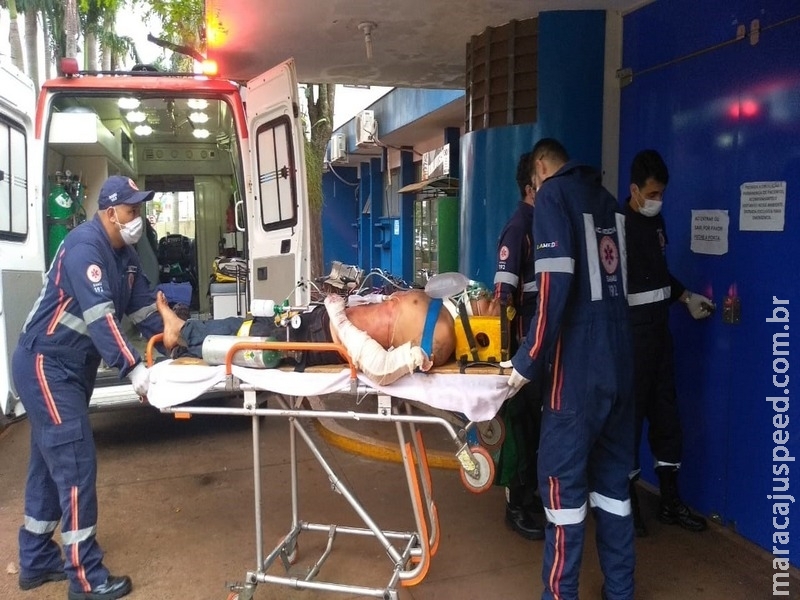 Briga entre vizinhos resulta em facada; homem fica em estado grave