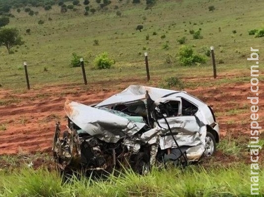 Criança que sobreviveu a acidente com 2 mortes sofreu fratura de fêmur e tíbia