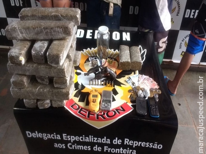 Defron prende 5 pessoas, apreende arma, munições, drogas e fecha ponto de distribuição de drogas em bairro de Dourados