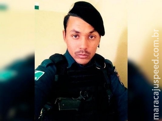 Dois PMs são presos acusados de assaltar residência e agredir vítimas